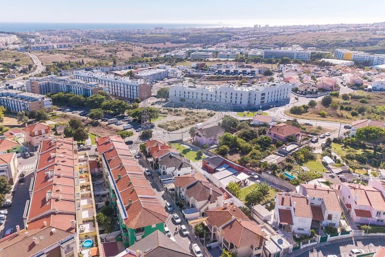 Moradia T2 para Venda em Porto Salvo Foto 20