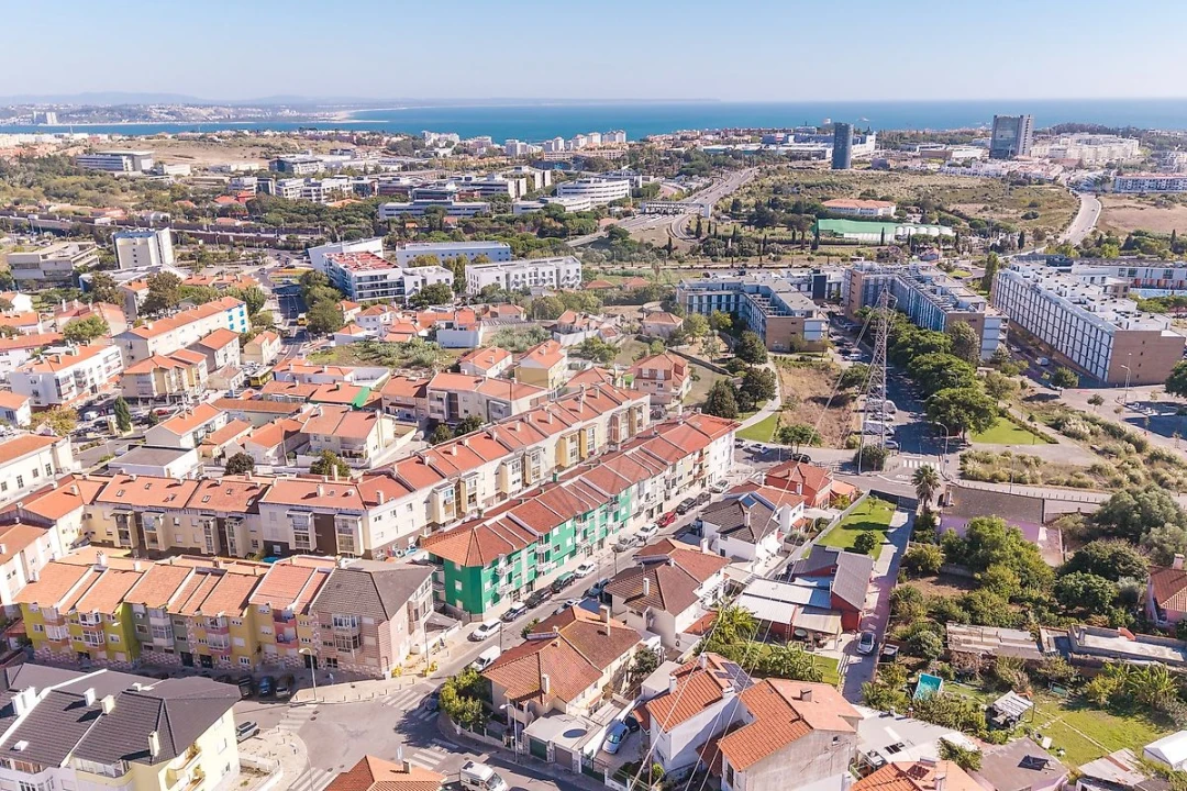 Moradia T2 para Venda em Porto Salvo Foto 22