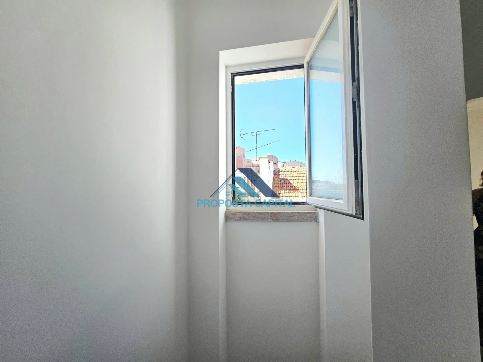 Apartamento T2 para Venda em São Vicente Foto 5