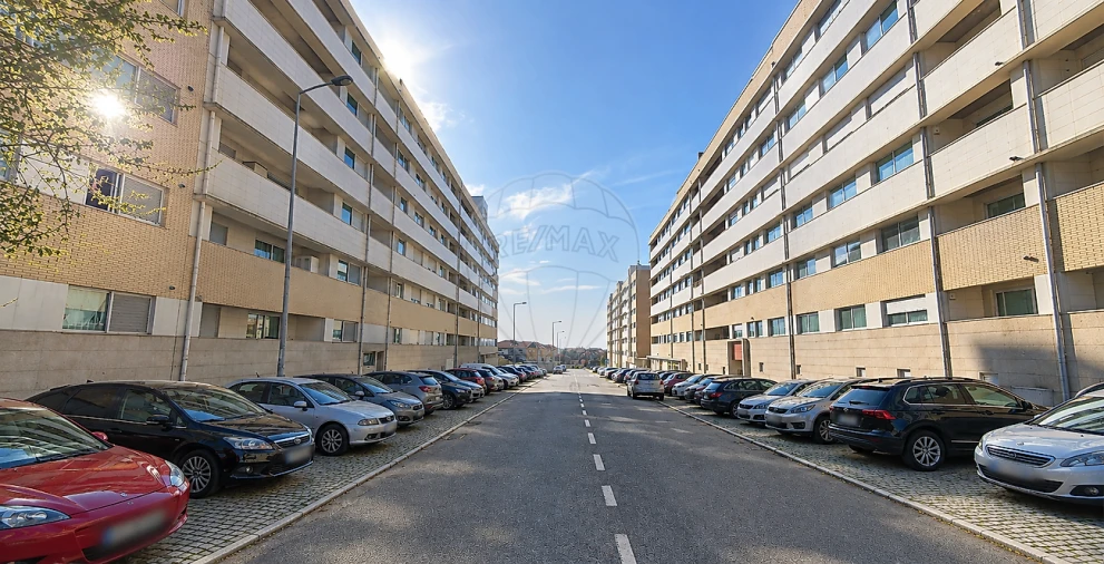 Apartamento T2 para Arrendamento em Pedrouços Foto 11