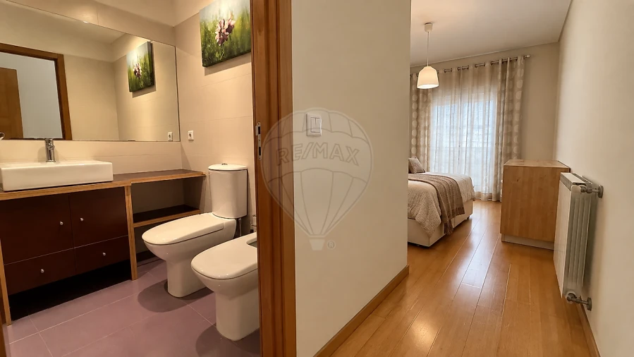 Apartamento T2 para Arrendamento em Pedrouços Foto 6