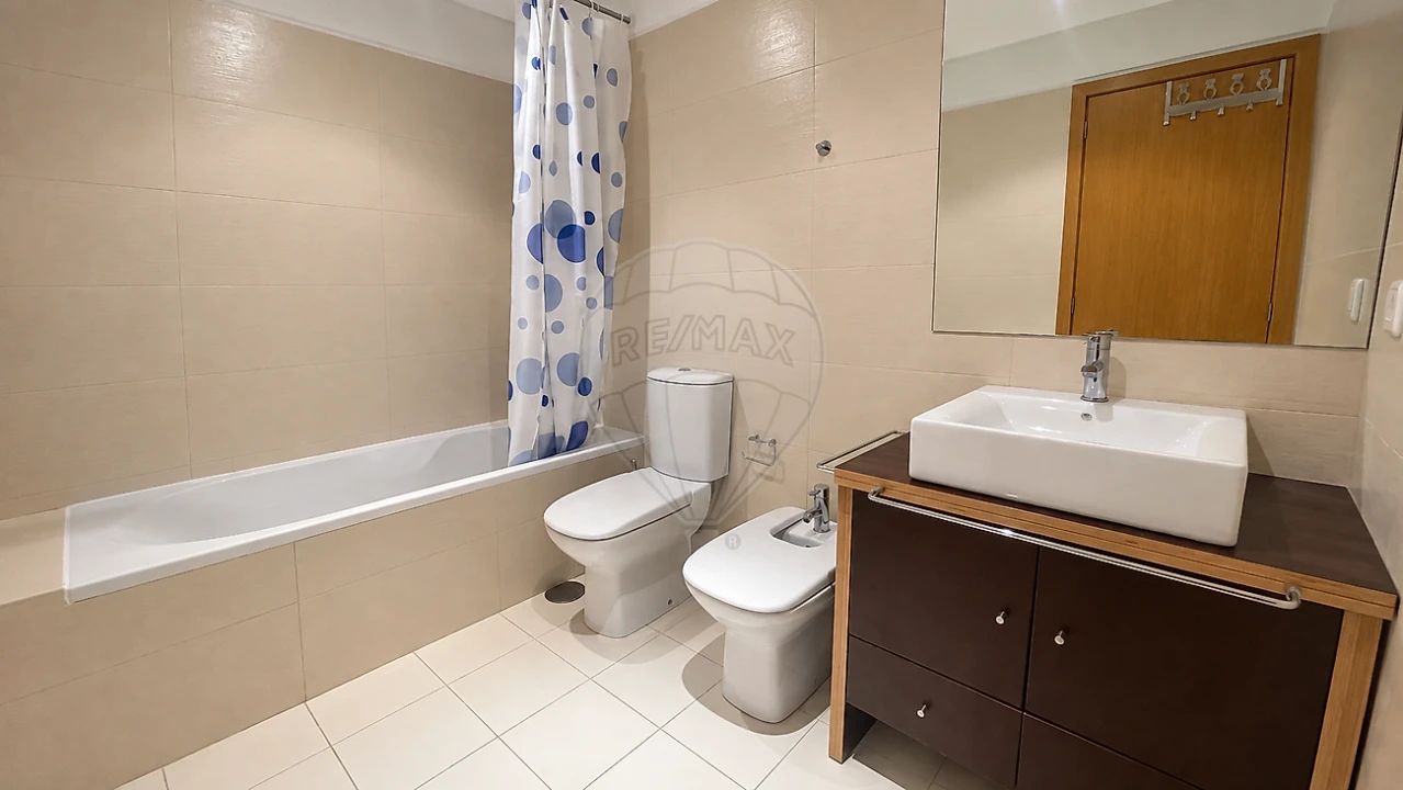 Apartamento T2 para Arrendamento em Pedrouços Foto 7