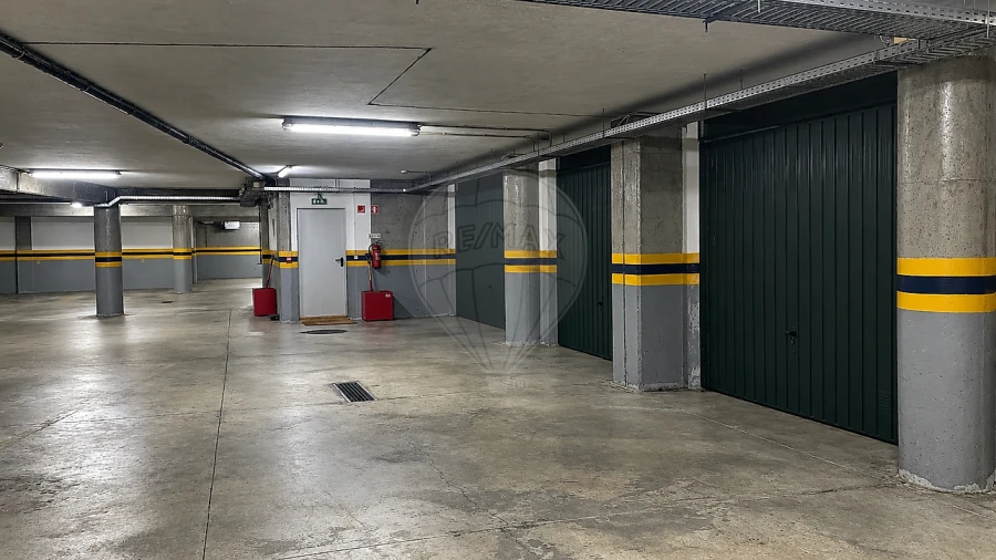 Apartamento T2 para Arrendamento em Pedrouços