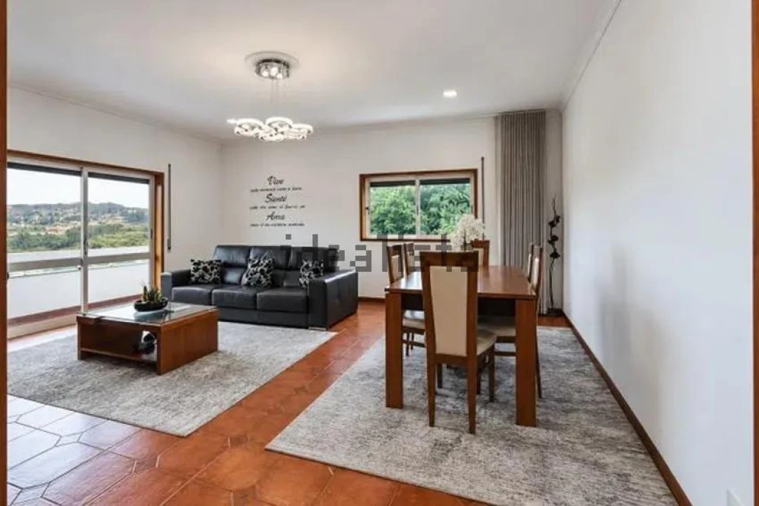 Apartamento T3 para Venda em Pombeiro de Ribavizela Foto 1