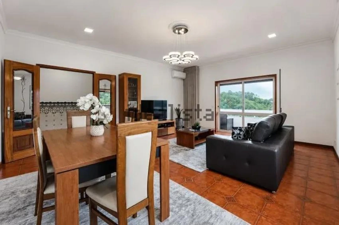 Apartamento T3 para Venda em Pombeiro de Ribavizela Foto 4