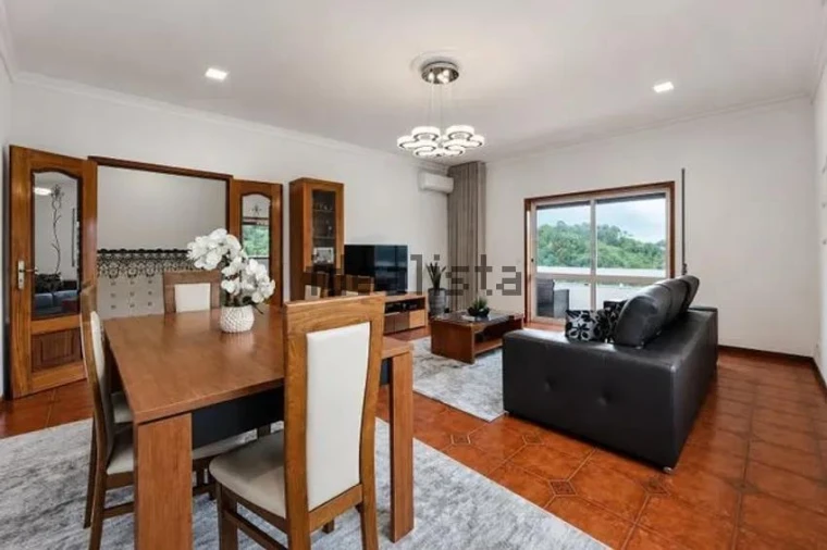 Apartamento T3 para Venda em Pombeiro de Ribavizela Foto 4