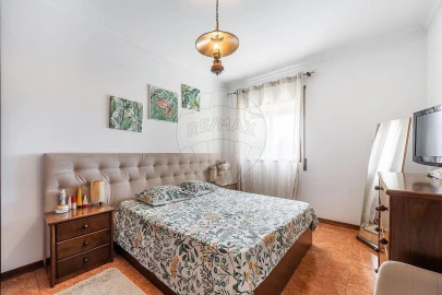 Apartamento T2 para Venda em Cristelos, Boim e Ordem