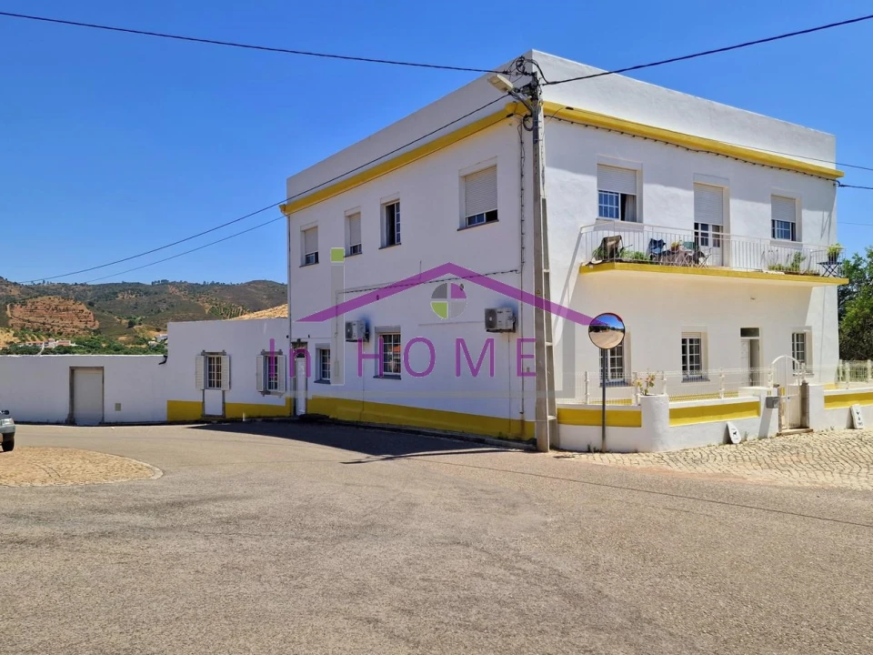 Moradia T7 para Venda em Salir Foto 1