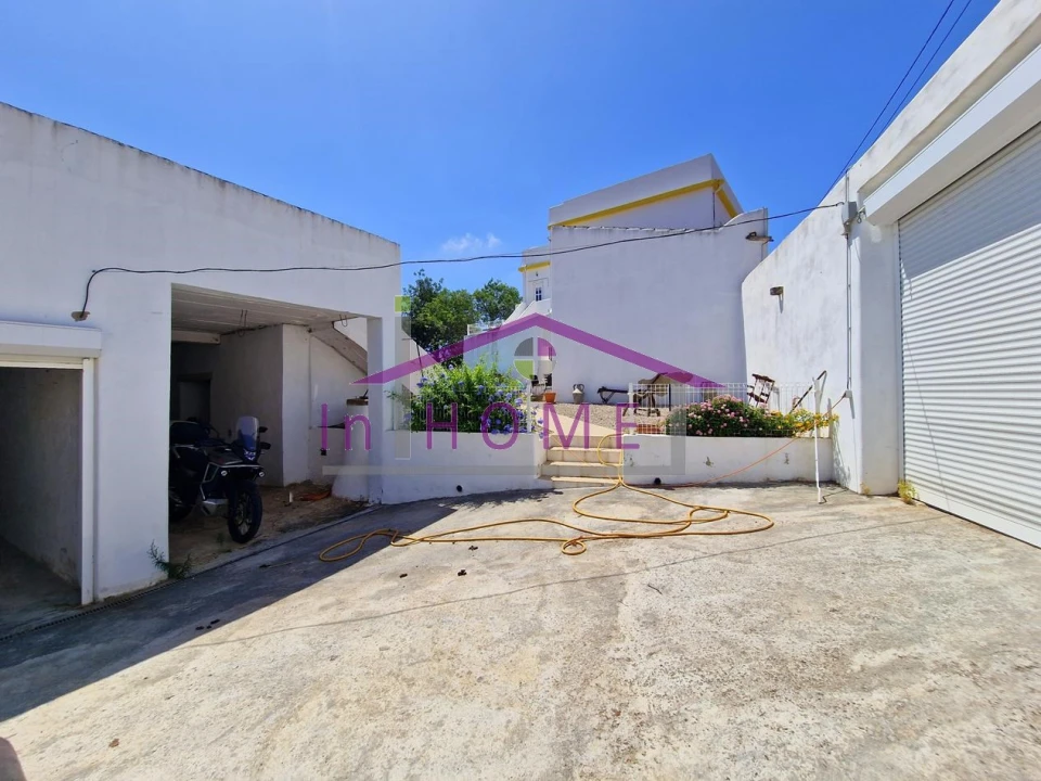Moradia T7 para Venda em Salir Foto 31