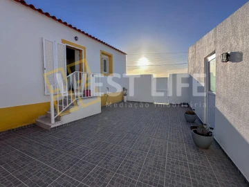 Moradia T3 para Venda em Azueira e Sobral da Abelheira