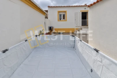 Moradia T3 para Venda em Azueira e Sobral da Abelheira