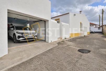 Moradia T3 para Venda em Azueira e Sobral da Abelheira