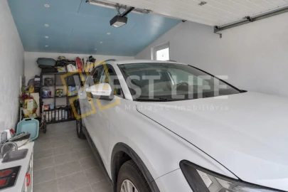 Moradia T3 para Venda em Azueira e Sobral da Abelheira