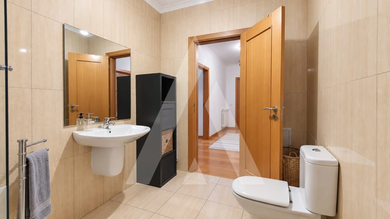 Apartamento T3 para Venda em Viseu Foto 8