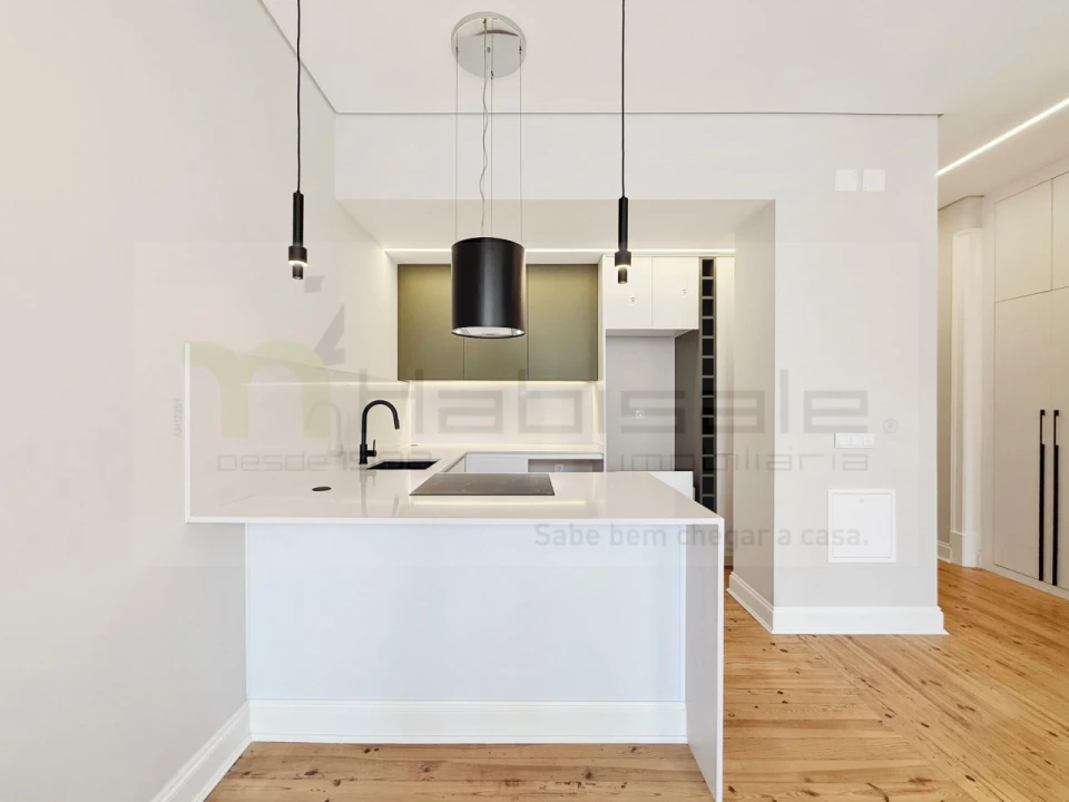 Apartamento T3 para Venda em Areeiro Foto 11