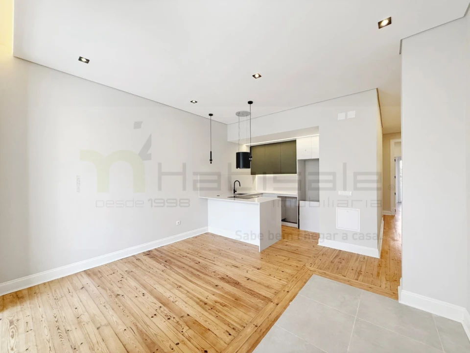 Apartamento T3 para Venda em Areeiro Foto 12