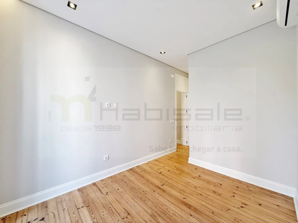 Apartamento T3 para Venda em Areeiro Foto 30