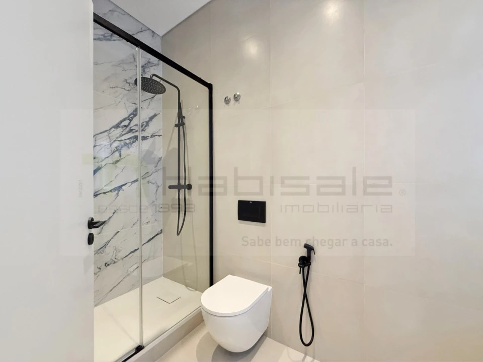 Apartamento T3 para Venda em Areeiro Foto 32