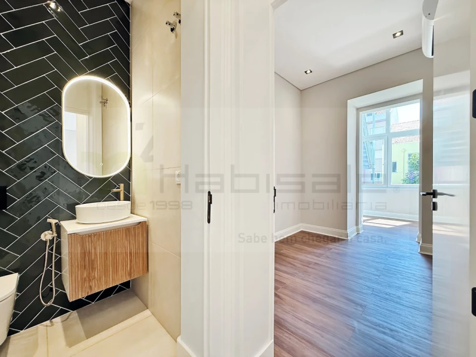 Apartamento T3 para Venda em Areeiro Foto 17
