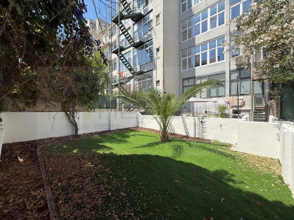 Apartamento T3 para Venda em Areeiro Foto 34