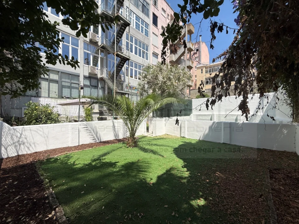 Apartamento T3 para Venda em Areeiro Foto 4