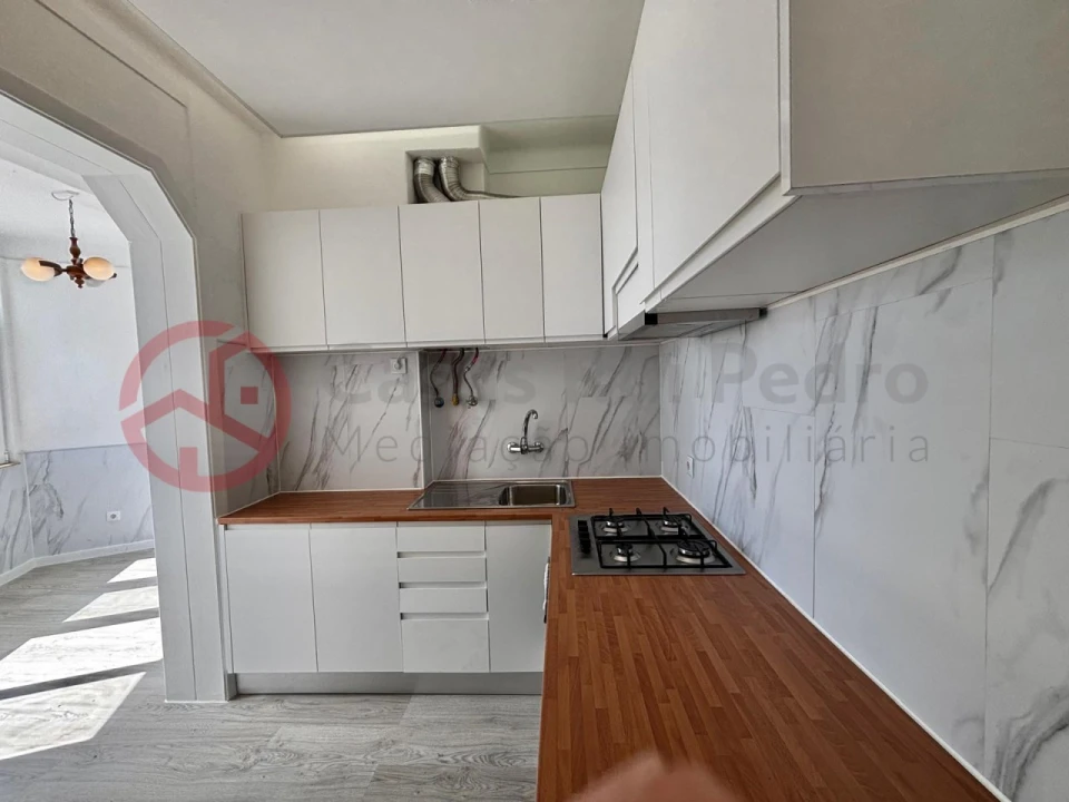 Apartamento T2 para Venda em São Vicente Foto 1