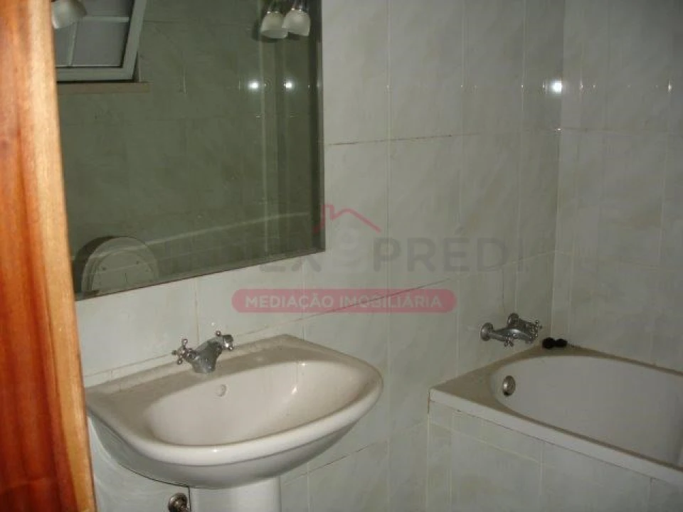 Moradia T4 para Venda em Cadima Foto 7