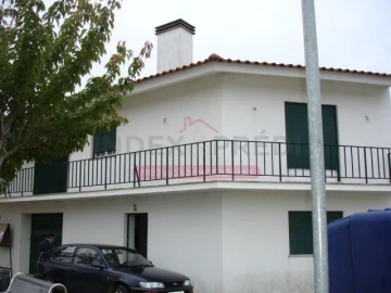 Moradia T4 para Venda em Cadima