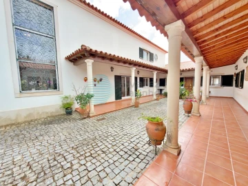 Moradia T5 para Venda em Turcifal