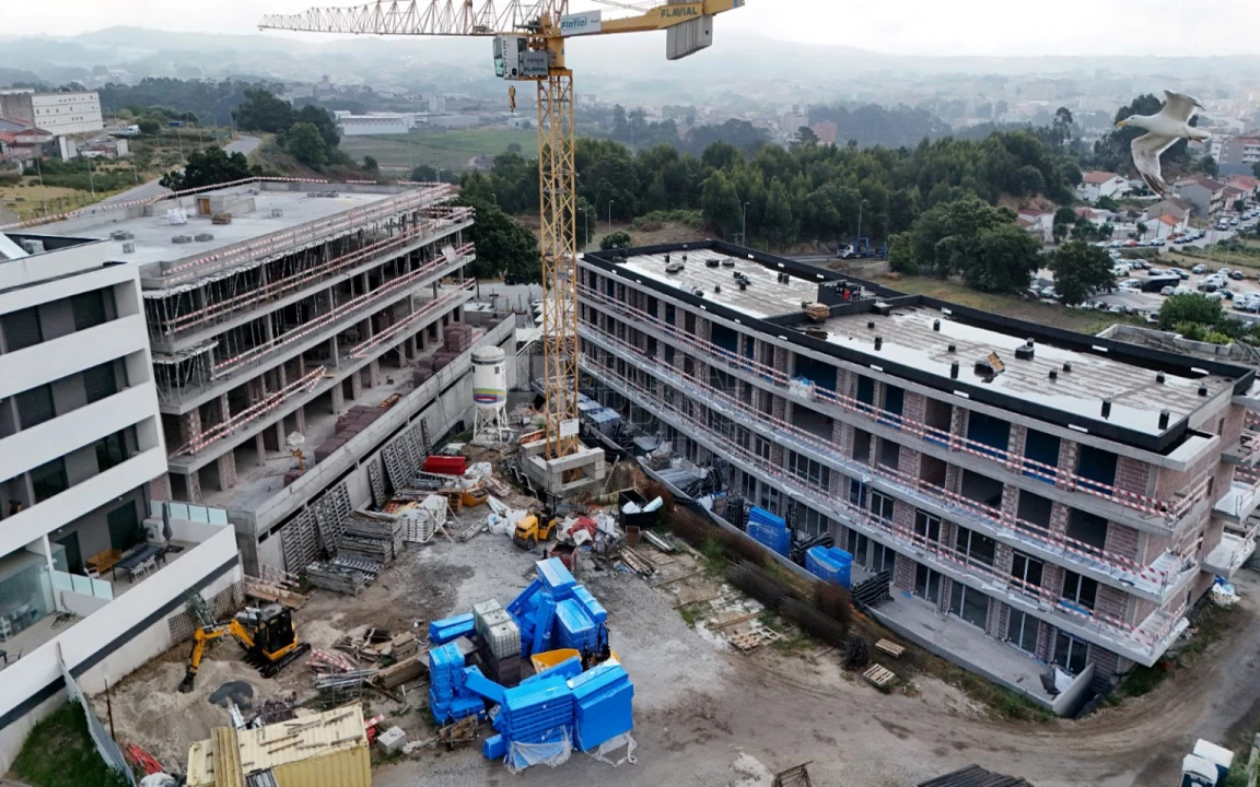 Apartamento T2 para Venda em Rio Tinto Foto 3
