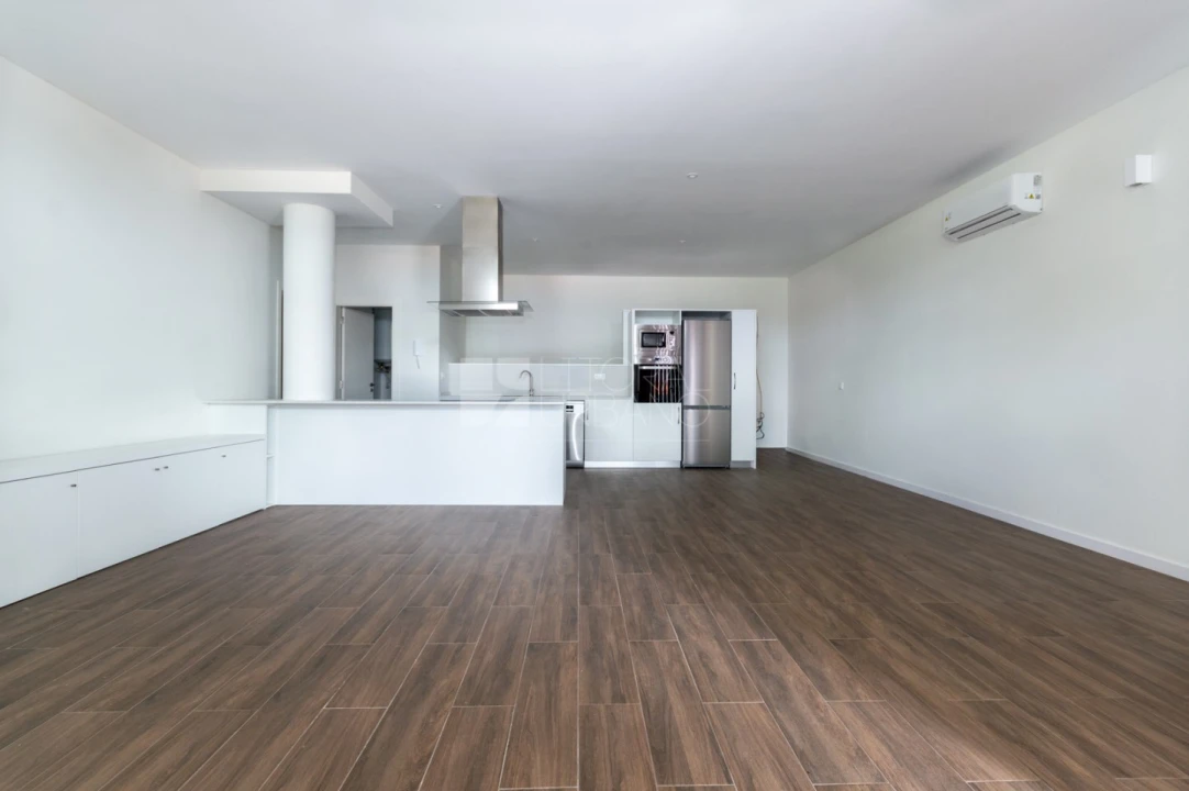 Apartamento T2 para Venda em Argoncilhe Foto 3