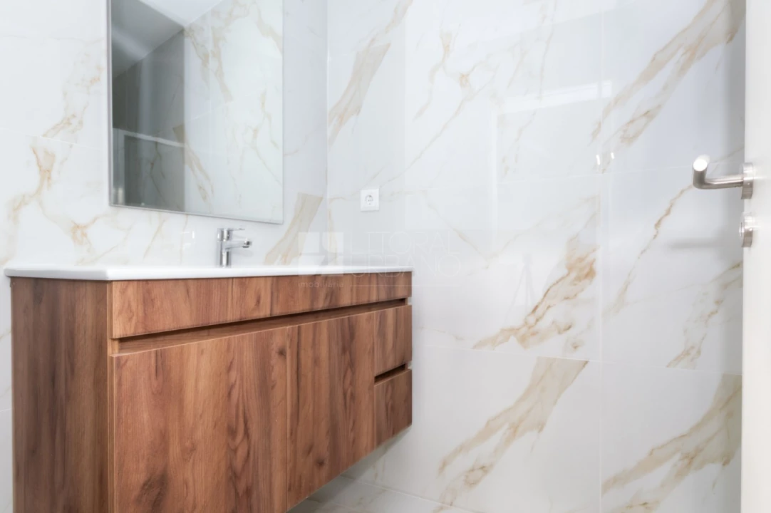 Apartamento T2 para Venda em Argoncilhe Foto 5