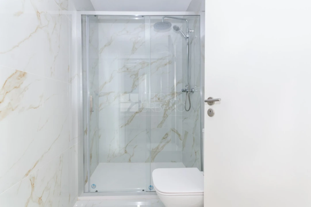 Apartamento T2 para Venda em Argoncilhe Foto 6