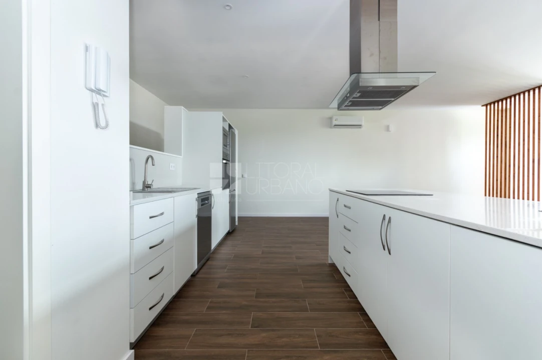 Apartamento T2 para Venda em Argoncilhe Foto 8