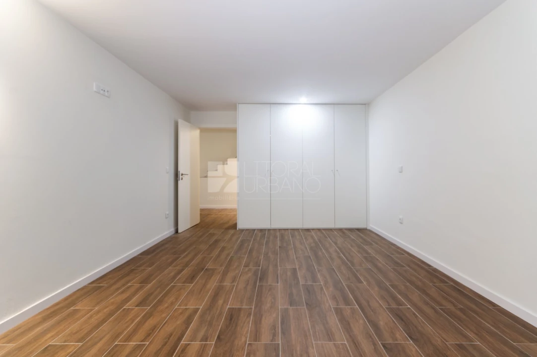Apartamento T2 para Venda em Argoncilhe Foto 14