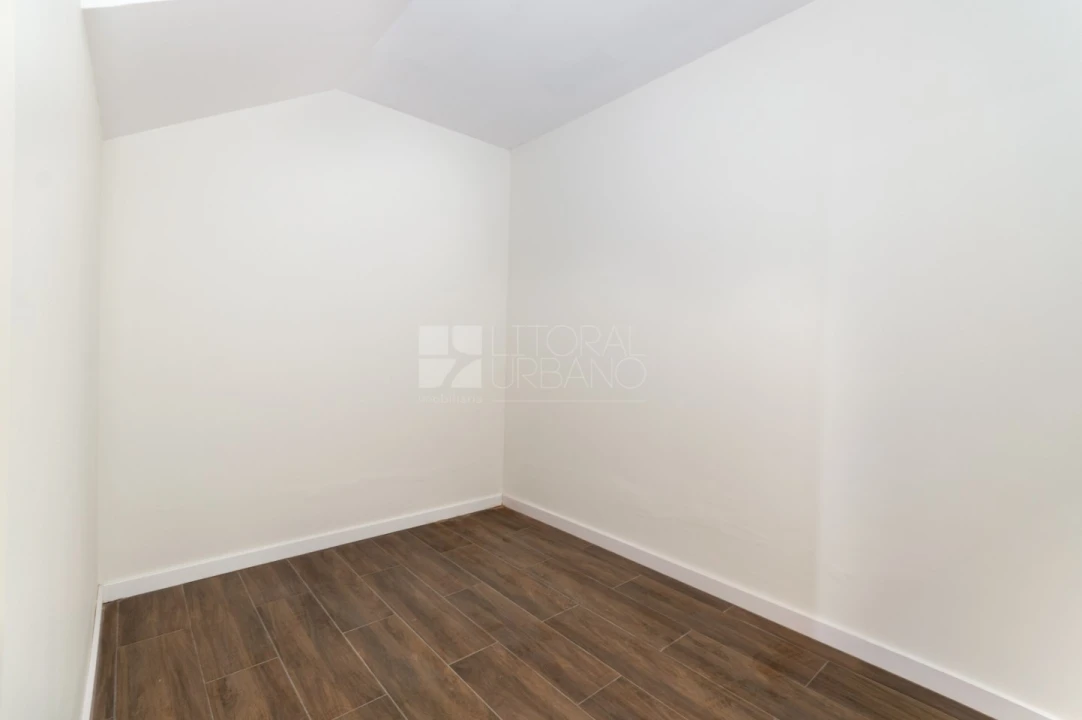 Apartamento T2 para Venda em Argoncilhe Foto 15