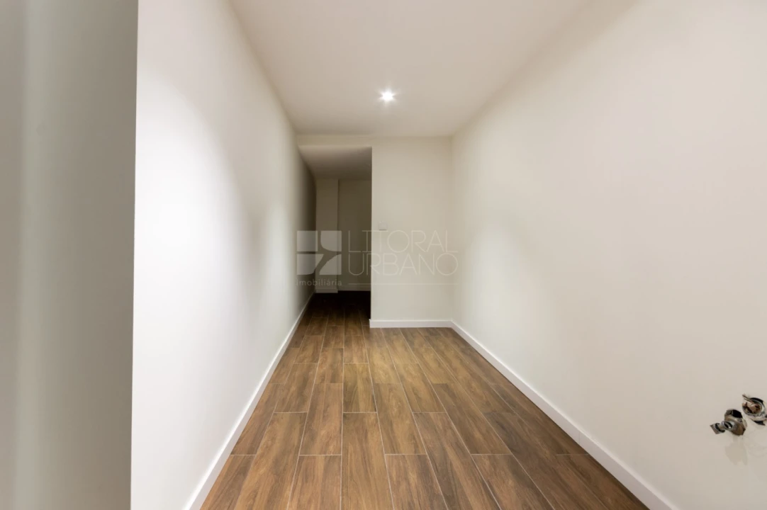 Apartamento T2 para Venda em Argoncilhe Foto 18