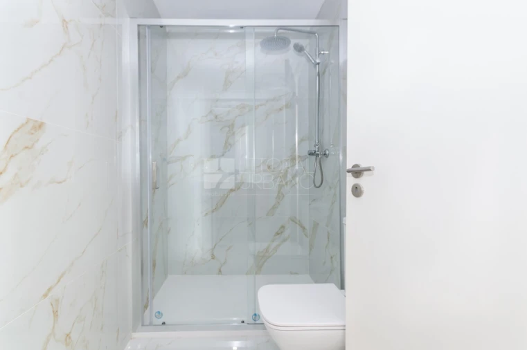 Apartamento T2 para Venda em Argoncilhe Foto 6
