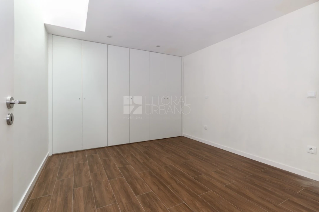 Apartamento T2 para Venda em Argoncilhe Foto 7