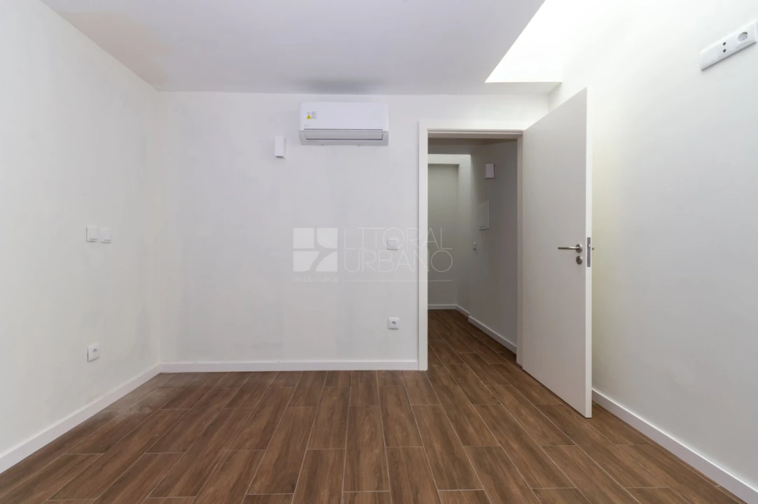Apartamento T2 para Venda em Argoncilhe Foto 8