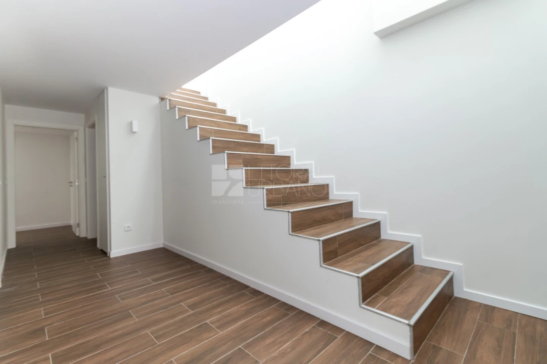 Apartamento T2 para Venda em Argoncilhe Foto 15