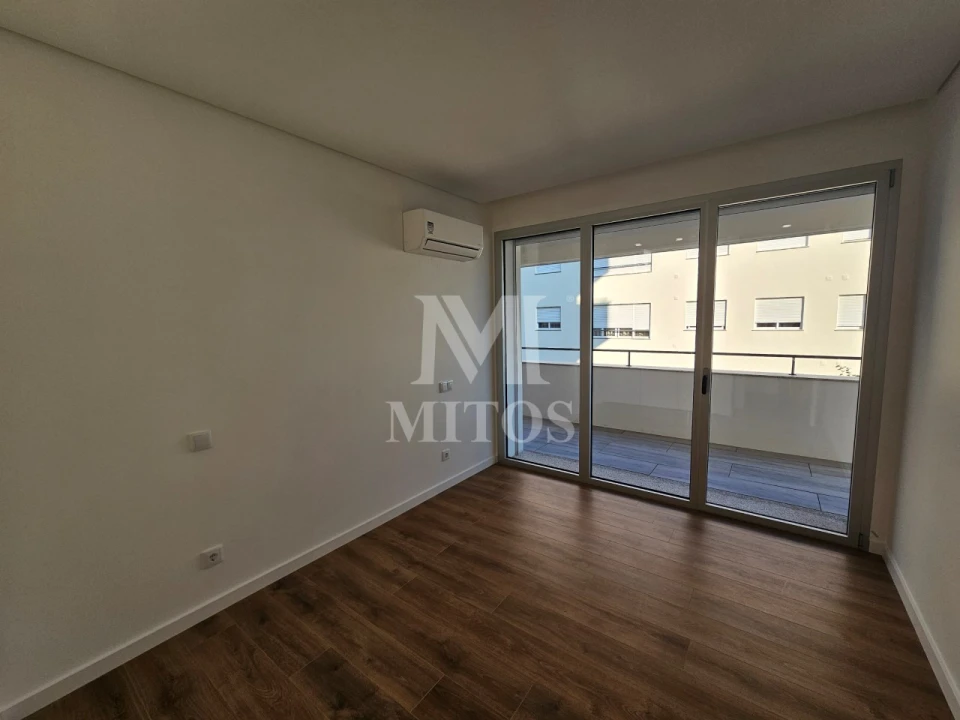 Apartamento T2 para Venda em Darque Foto 6