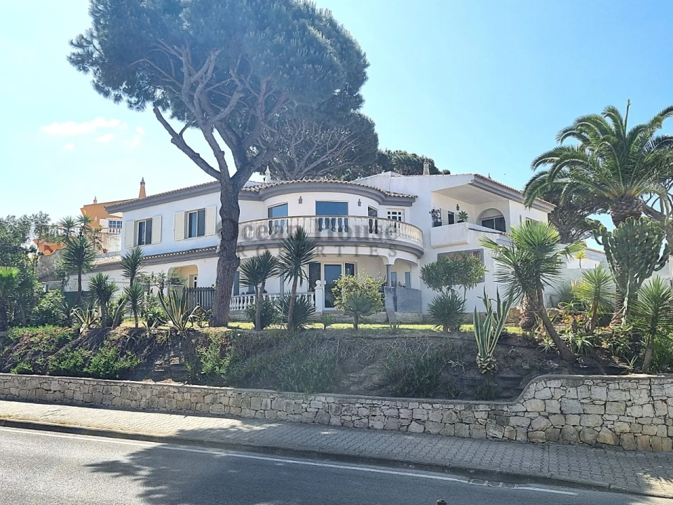 Moradia T5 para Venda em Albufeira e Olhos de Água Foto 1