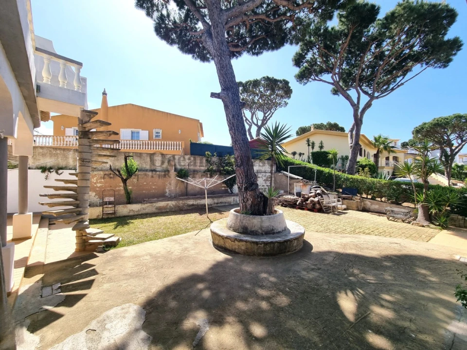 Moradia T5 para Venda em Albufeira e Olhos de Água Foto 12