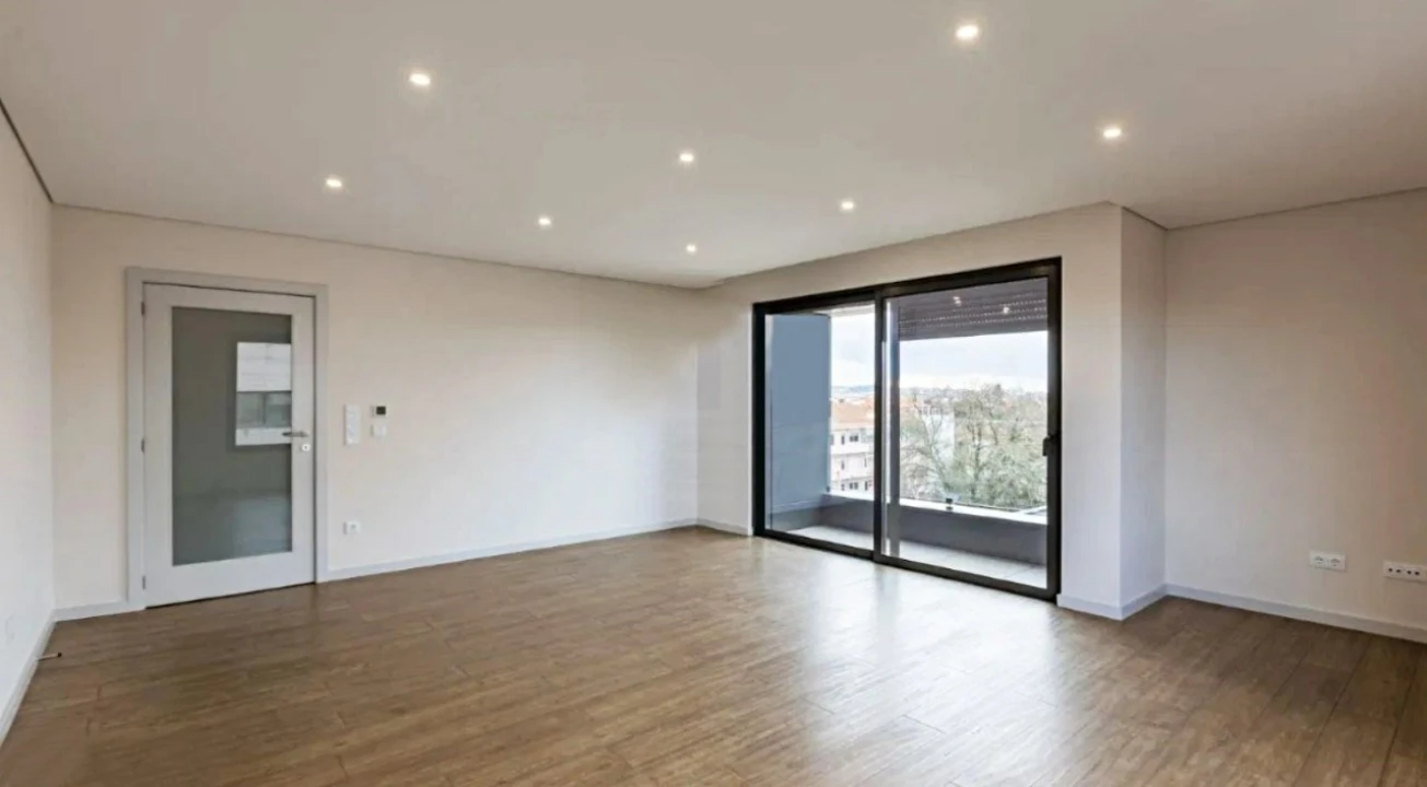 Apartamento T3 para Venda em Cedofeita, Santo Ildefonso, Sé, Miragaia, São Nicolau e Vitória Foto 1