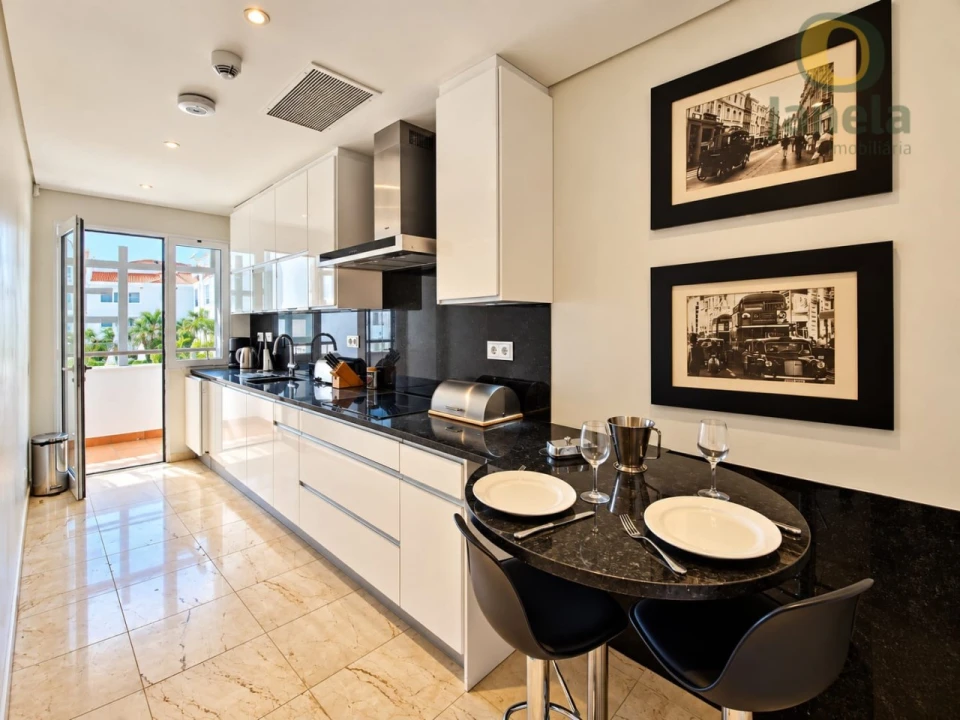 Apartamento T2 para Venda em Quarteira Foto 6