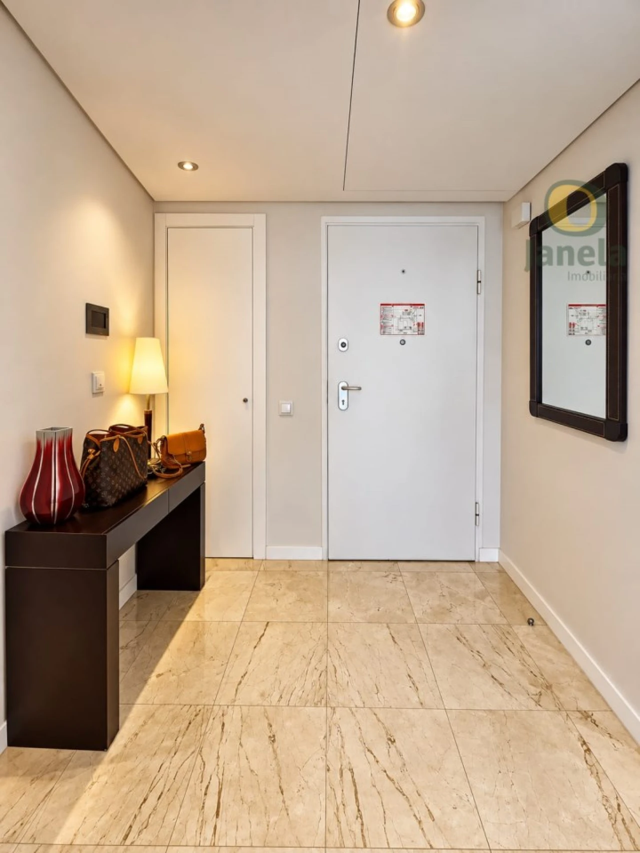 Apartamento T2 para Venda em Quarteira Foto 11