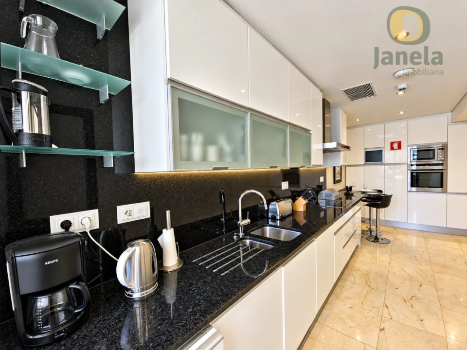 Apartamento T2 para Venda em Quarteira Foto 14