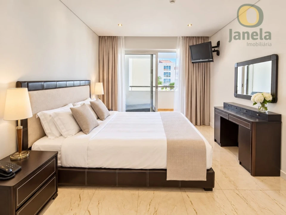 Apartamento T2 para Venda em Quarteira Foto 4