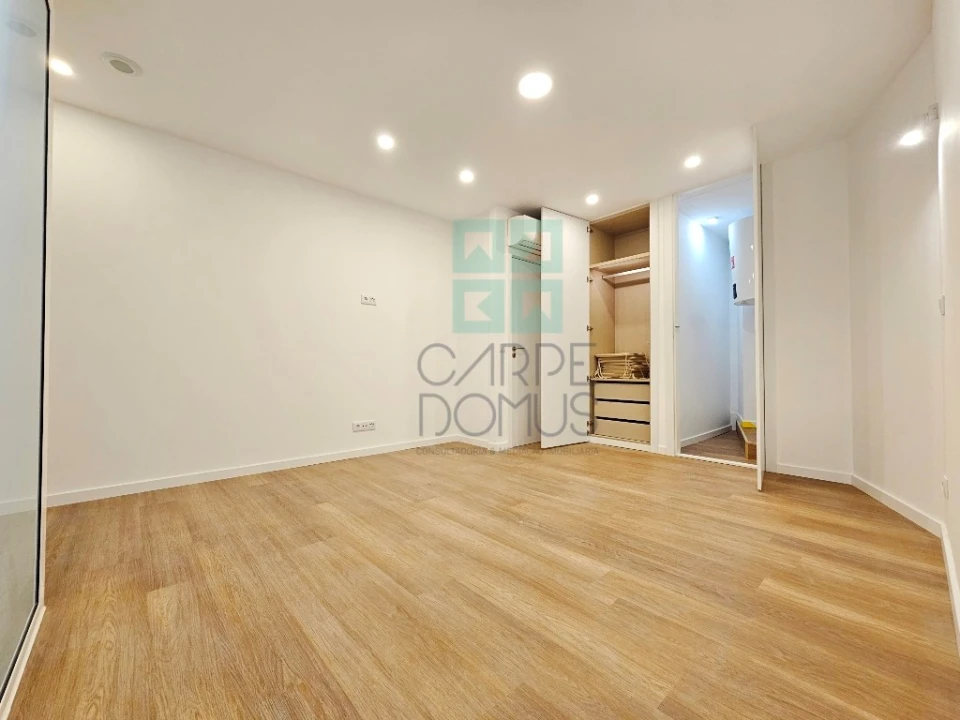 Apartamento T1 para Venda em Buarcos Foto 36